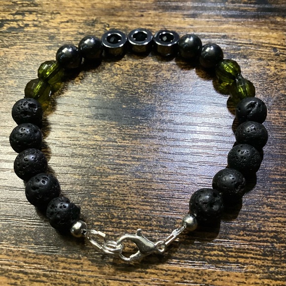 Bracelets - Picture 3 of 5